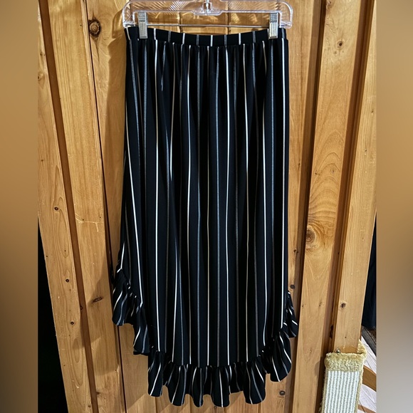 Express Women’s Navy High-Low Skirt with White Stripes - Picture 4 of 4